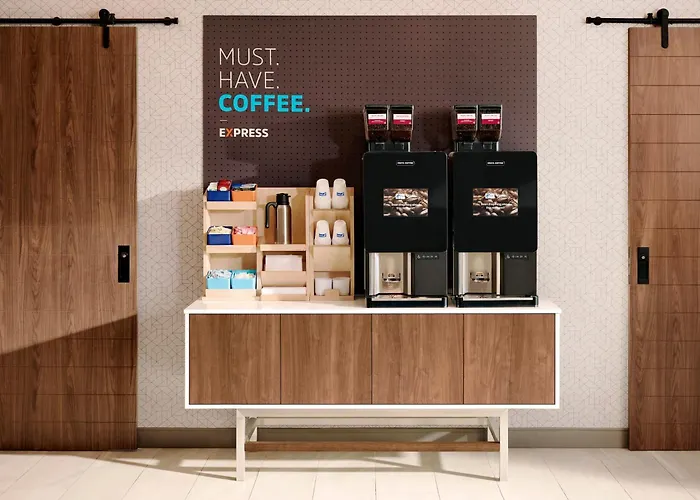 Holiday Inn Express & Suites Lincoln Airport By Ihg